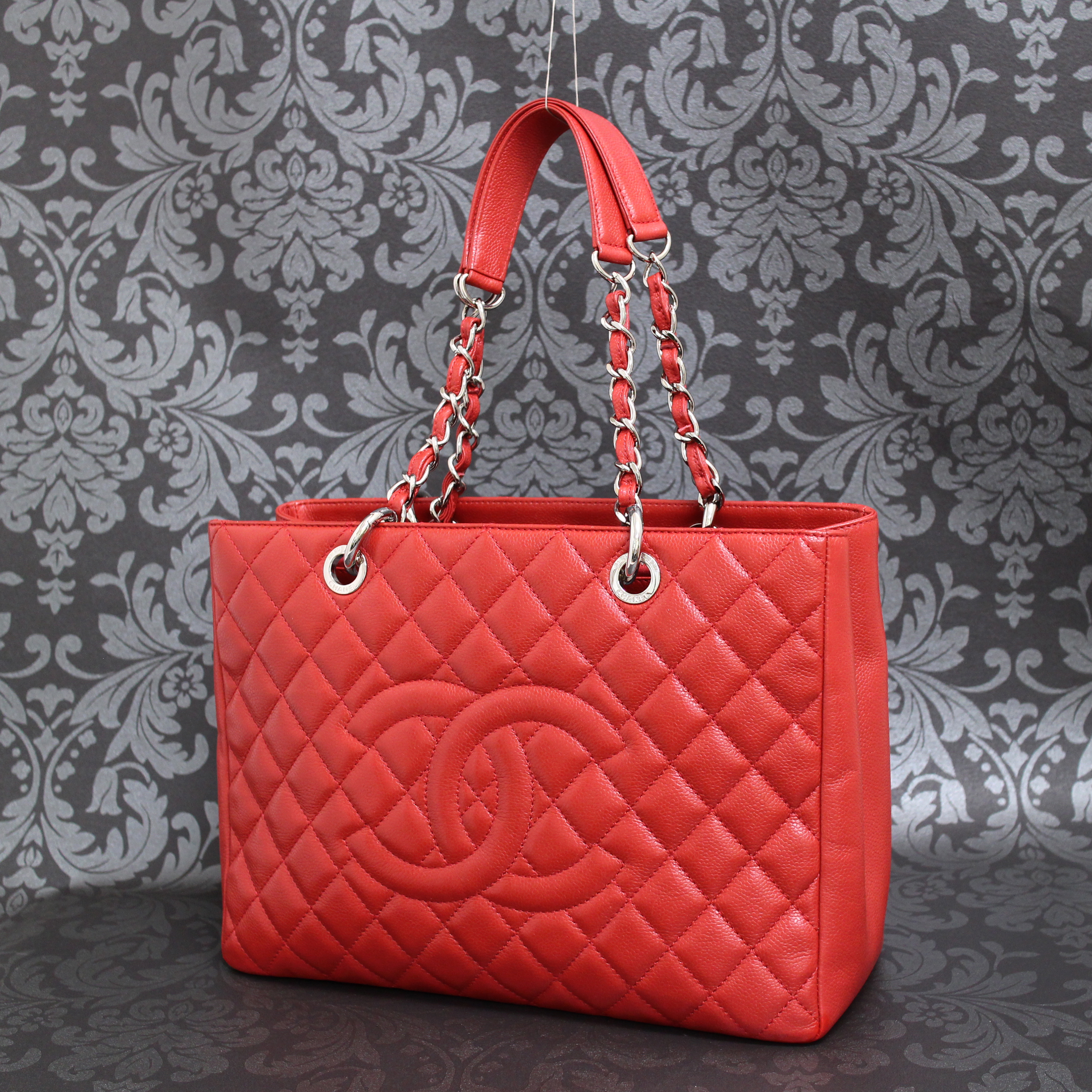 Chanel sale gst red