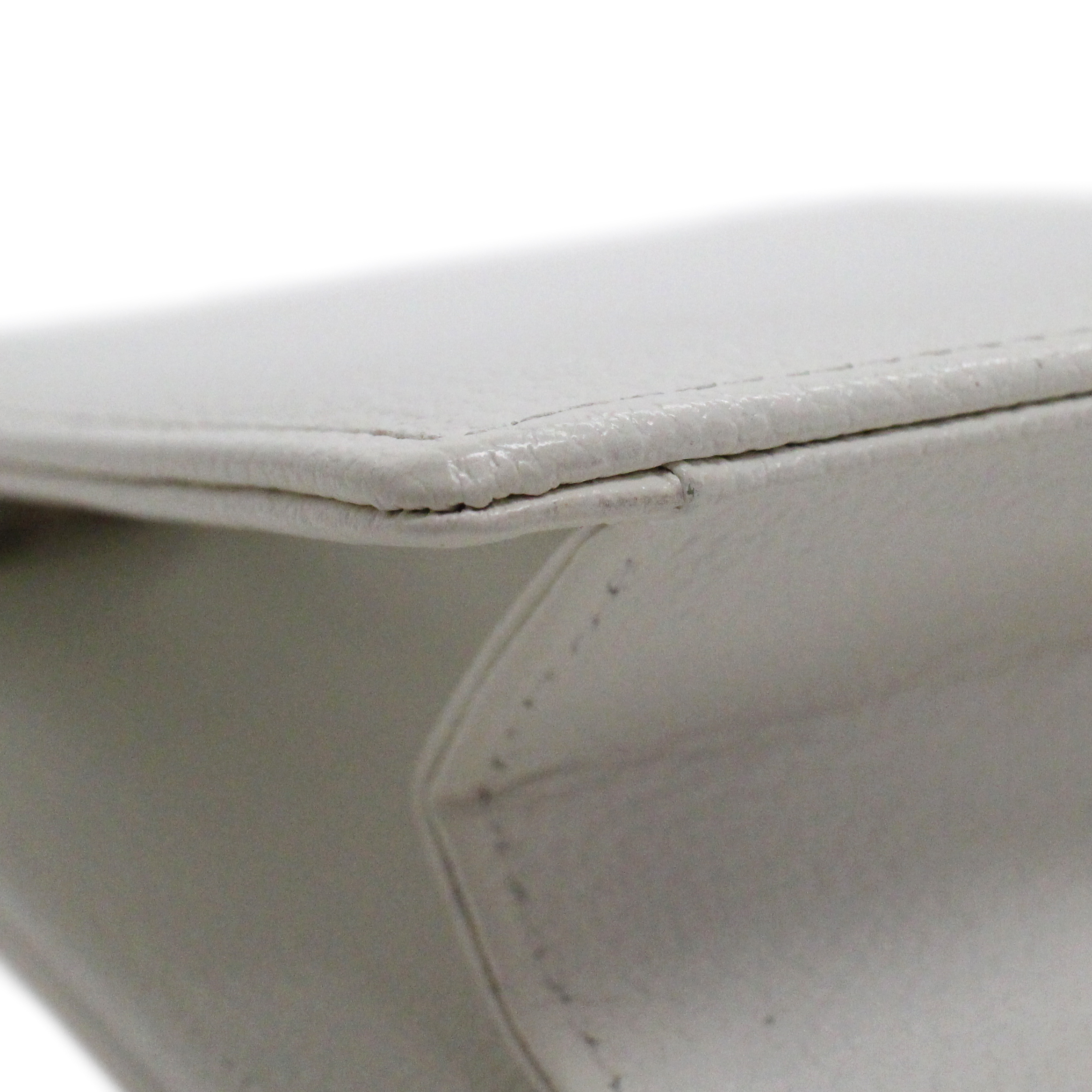 Yves Saint Laurent クラッチバッグ ホワイト Yves Saint Laurent White Quilted Leather Monogram Medium